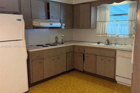 House in Hollywood, Florida 3 bedrooms, 157.1 sq.m. № 1999595 - photo 9