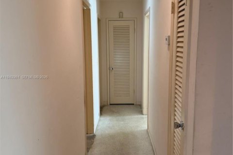 House in Hollywood, Florida 3 bedrooms, 157.1 sq.m. № 1999595 - photo 15