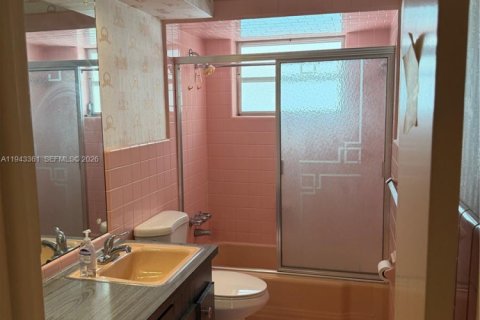 House in Hollywood, Florida 3 bedrooms, 157.1 sq.m. № 1999595 - photo 16