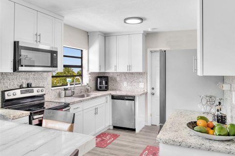 Casa en venta en Fort Lauderdale, Florida, 3 dormitorios, 97.73 m2 № 1846251 - foto 18