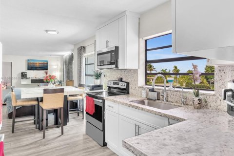 Casa en venta en Fort Lauderdale, Florida, 3 dormitorios, 97.73 m2 № 1846251 - foto 20