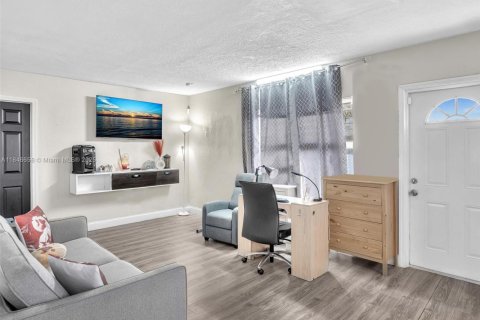 Casa en venta en Fort Lauderdale, Florida, 3 dormitorios, 97.73 m2 № 1846251 - foto 11