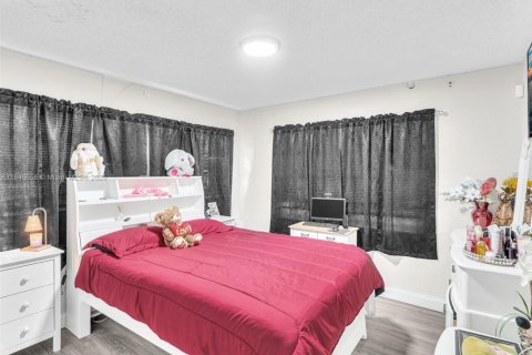 Casa en venta en Fort Lauderdale, Florida, 3 dormitorios, 97.73 m2 № 1846251 - foto 27