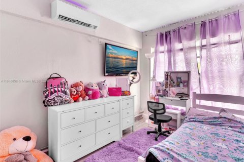Casa en venta en Fort Lauderdale, Florida, 3 dormitorios, 97.73 m2 № 1846251 - foto 28