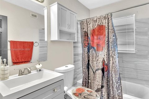 Casa en venta en Fort Lauderdale, Florida, 3 dormitorios, 97.73 m2 № 1846251 - foto 25