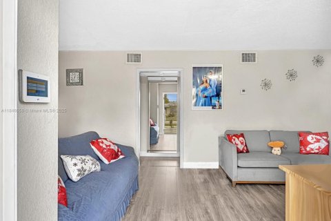 Casa en venta en Fort Lauderdale, Florida, 3 dormitorios, 97.73 m2 № 1846251 - foto 8