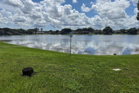 Touwnhouse à vendre à Miami, Floride: 3 chambres, 98.57 m2 № 1929325 - photo 23