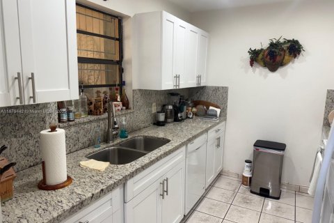 Touwnhouse à vendre à Miami, Floride: 3 chambres, 98.57 m2 № 1929325 - photo 14