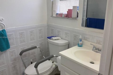 Touwnhouse à vendre à Miami, Floride: 3 chambres, 98.57 m2 № 1929325 - photo 9