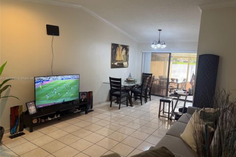 Touwnhouse à vendre à Miami, Floride: 3 chambres, 98.57 m2 № 1929325 - photo 16