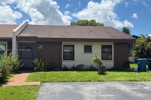 Touwnhouse à vendre à Miami, Floride: 3 chambres, 98.57 m2 № 1929325 - photo 3