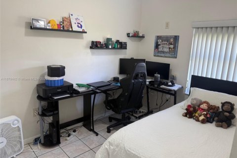 Touwnhouse à vendre à Miami, Floride: 3 chambres, 98.57 m2 № 1929325 - photo 10