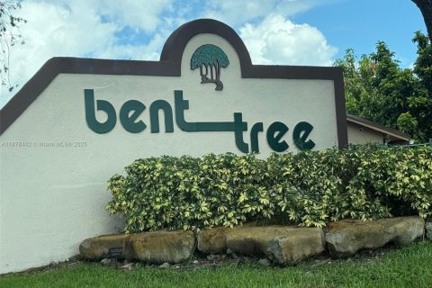 Touwnhouse à vendre à Miami, Floride: 3 chambres, 98.57 m2 № 1929325 - photo 27