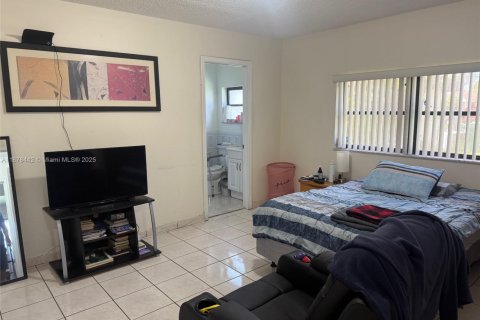 Touwnhouse à vendre à Miami, Floride: 3 chambres, 98.57 m2 № 1929325 - photo 7