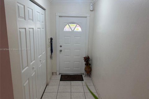 Touwnhouse à vendre à Miami, Floride: 3 chambres, 98.57 m2 № 1929325 - photo 4