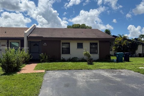 Touwnhouse à vendre à Miami, Floride: 3 chambres, 98.57 m2 № 1929325 - photo 1