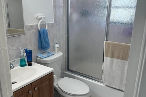 Touwnhouse à vendre à Miami, Floride: 3 chambres, 98.57 m2 № 1929325 - photo 11