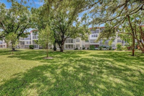 Condominio en alquiler en Lauderdale Lakes, Florida, 2 dormitorios, 92.9 m2 № 2058104 - foto 20