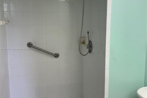 Condominio en alquiler en Lauderdale Lakes, Florida, 2 dormitorios, 92.9 m2 № 2058104 - foto 6