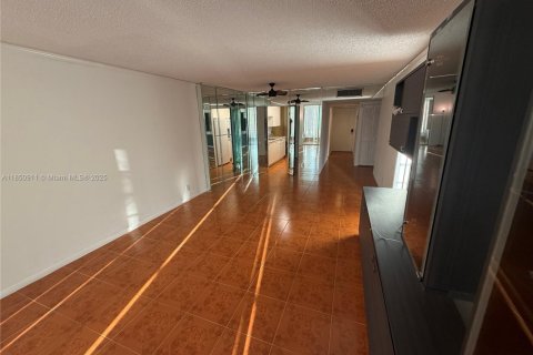 Condominio en alquiler en Lauderdale Lakes, Florida, 2 dormitorios, 92.9 m2 № 2058104 - foto 23