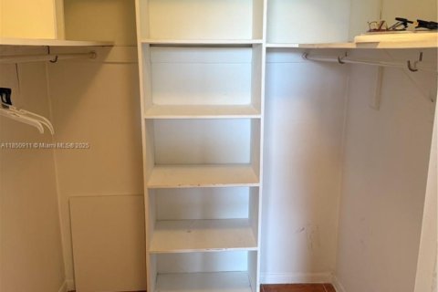 Condominio en alquiler en Lauderdale Lakes, Florida, 2 dormitorios, 92.9 m2 № 2058104 - foto 4