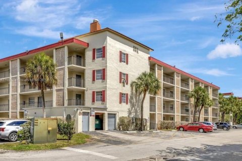 Condominio en alquiler en Lauderdale Lakes, Florida, 2 dormitorios, 92.9 m2 № 2058104 - foto 2