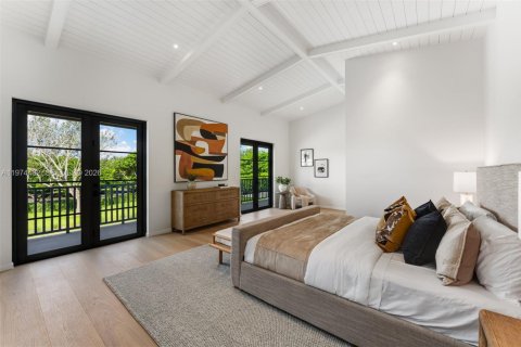 House in Miami, Florida 6 bedrooms, 447.97 sq.m. № 2186629 - photo 19