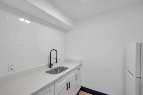Copropriété à vendre à Clearwater, Floride: 1 chambre, 54.35 m2 № 2236205 - photo 17