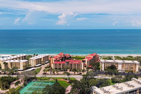 Condo in Sarasota, Florida, 2 bedrooms  № 1797300 - photo 1
