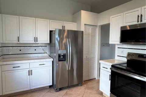 House in Weston, Florida 3 bedrooms, 182.37 sq.m. № 1986165 - photo 19