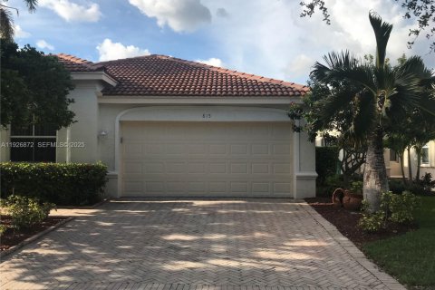 Снять в аренду виллу или дом в Уэстон, Флорида 3 спальни, 182.37м2, № 1986165 - фото 9