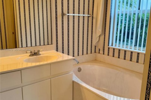 House in Weston, Florida 3 bedrooms, 182.37 sq.m. № 1986165 - photo 29