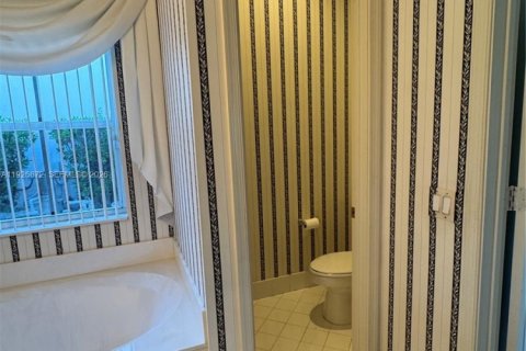 House in Weston, Florida 3 bedrooms, 182.37 sq.m. № 1986165 - photo 25