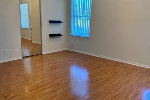 House in Weston, Florida 3 bedrooms, 182.37 sq.m. № 1986165 - photo 22