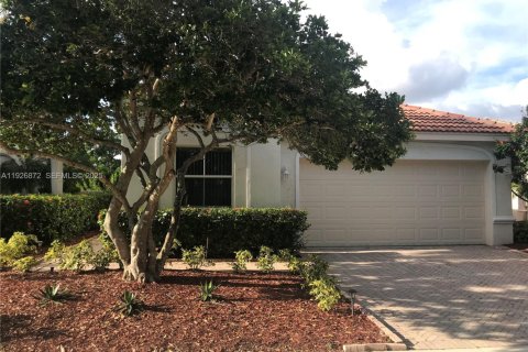 Снять в аренду виллу или дом в Уэстон, Флорида 3 спальни, 182.37м2, № 1986165 - фото 6