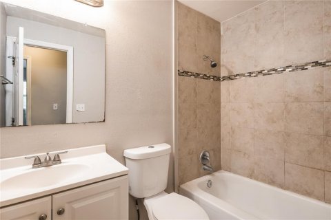 House in Orlando, Florida 3 bedrooms, 113.15 sq.m. № 1908372 - photo 11