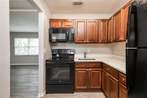 House in Orlando, Florida 3 bedrooms, 113.15 sq.m. № 1908372 - photo 8