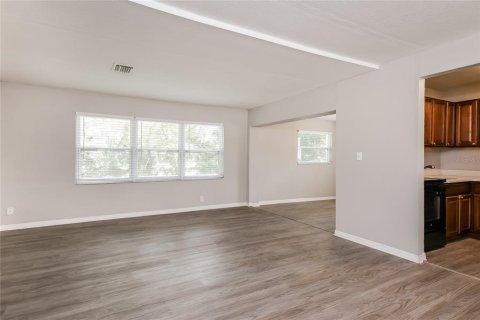 House in Orlando, Florida 3 bedrooms, 113.15 sq.m. № 1908372 - photo 3