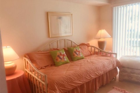 Townhouse in Cape Canaveral, Florida 2 bedrooms, 94.2 sq.m. № 1004196 - photo 11