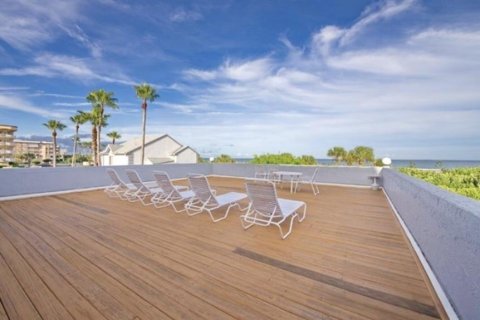 Townhouse in Cape Canaveral, Florida 2 bedrooms, 94.2 sq.m. № 1004196 - photo 21