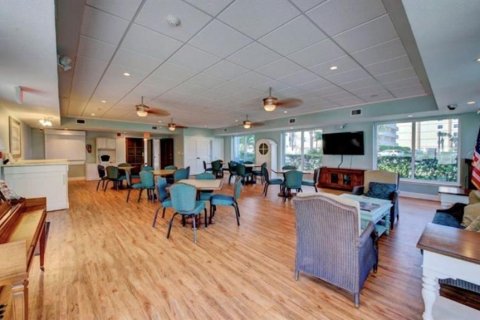 Townhouse in Cape Canaveral, Florida 2 bedrooms, 94.2 sq.m. № 1004196 - photo 29