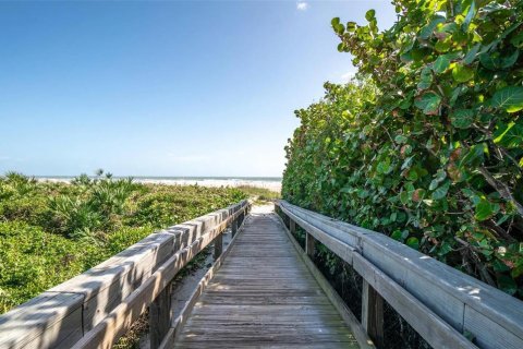 Townhouse in Cape Canaveral, Florida 2 bedrooms, 94.2 sq.m. № 1004196 - photo 22