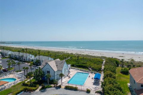 Townhouse in Cape Canaveral, Florida 2 bedrooms, 94.2 sq.m. № 1004196 - photo 26