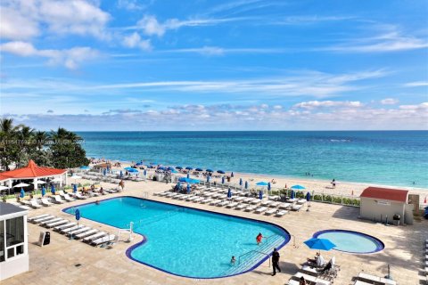 Hôtel, hôtellerie à vendre à Sunny Isles Beach, Floride: 33.44 m2 № 1863505 - photo 15