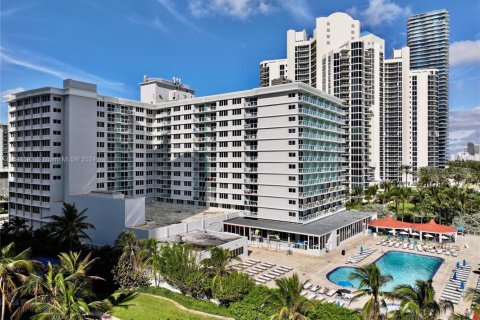Hôtel, hôtellerie à vendre à Sunny Isles Beach, Floride: 33.44 m2 № 1863505 - photo 13
