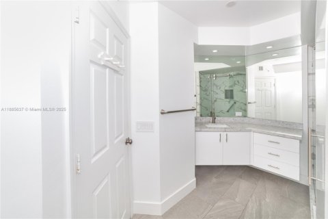 Copropriété à vendre à Sunny Isles Beach, Floride: 3 chambres, 125.7 m2 № 2021568 - photo 23