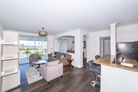 Copropriété à vendre à Sunny Isles Beach, Floride: 3 chambres, 125.7 m2 № 2021568 - photo 2