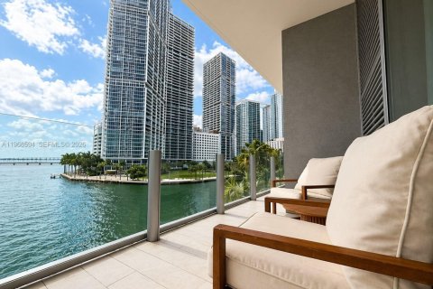 Propiedad comercial en venta en Miami, Florida № 2174449 - foto 5