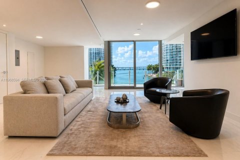 Propiedad comercial en Miami, Florida № 2174449