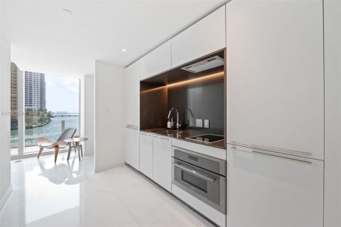 Propiedad comercial en venta en Miami, Florida № 2174449 - foto 11